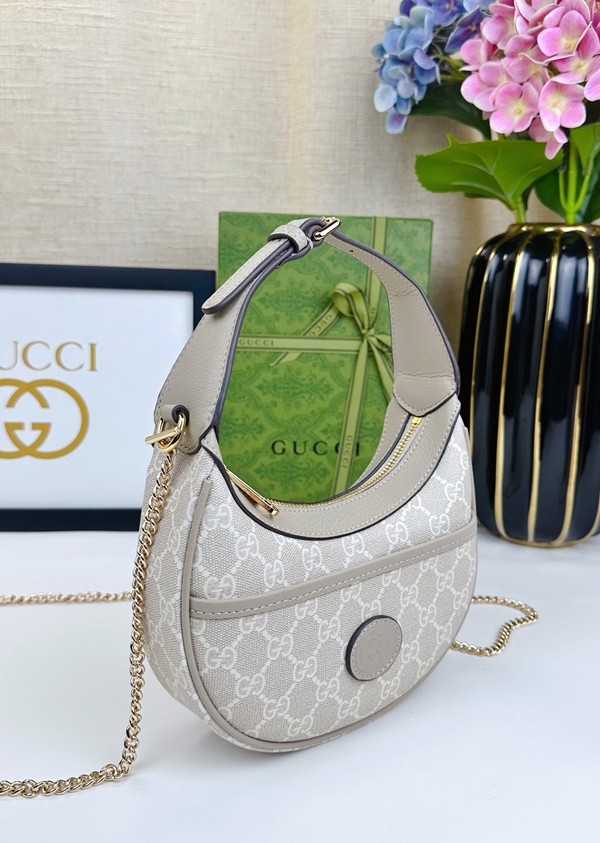 激安グッチバッグコピー背面デザイン